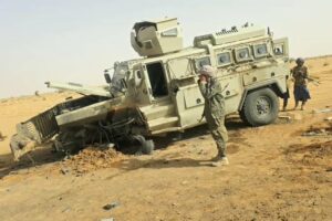 50 Militaires tues