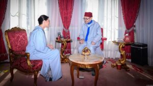​Le roi Mohammed VI recevant Fatima Ezzahra El Mansouri en audience au Palais royal de Rabat