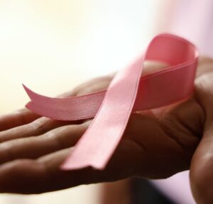 Octobre Rose : un sourire, un geste de solidarité et un espoir pour toutes